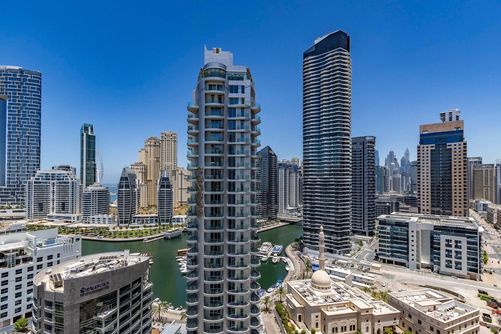 Chauffeur Service in Business Bay Dubai: The Smart Choice for Professionals