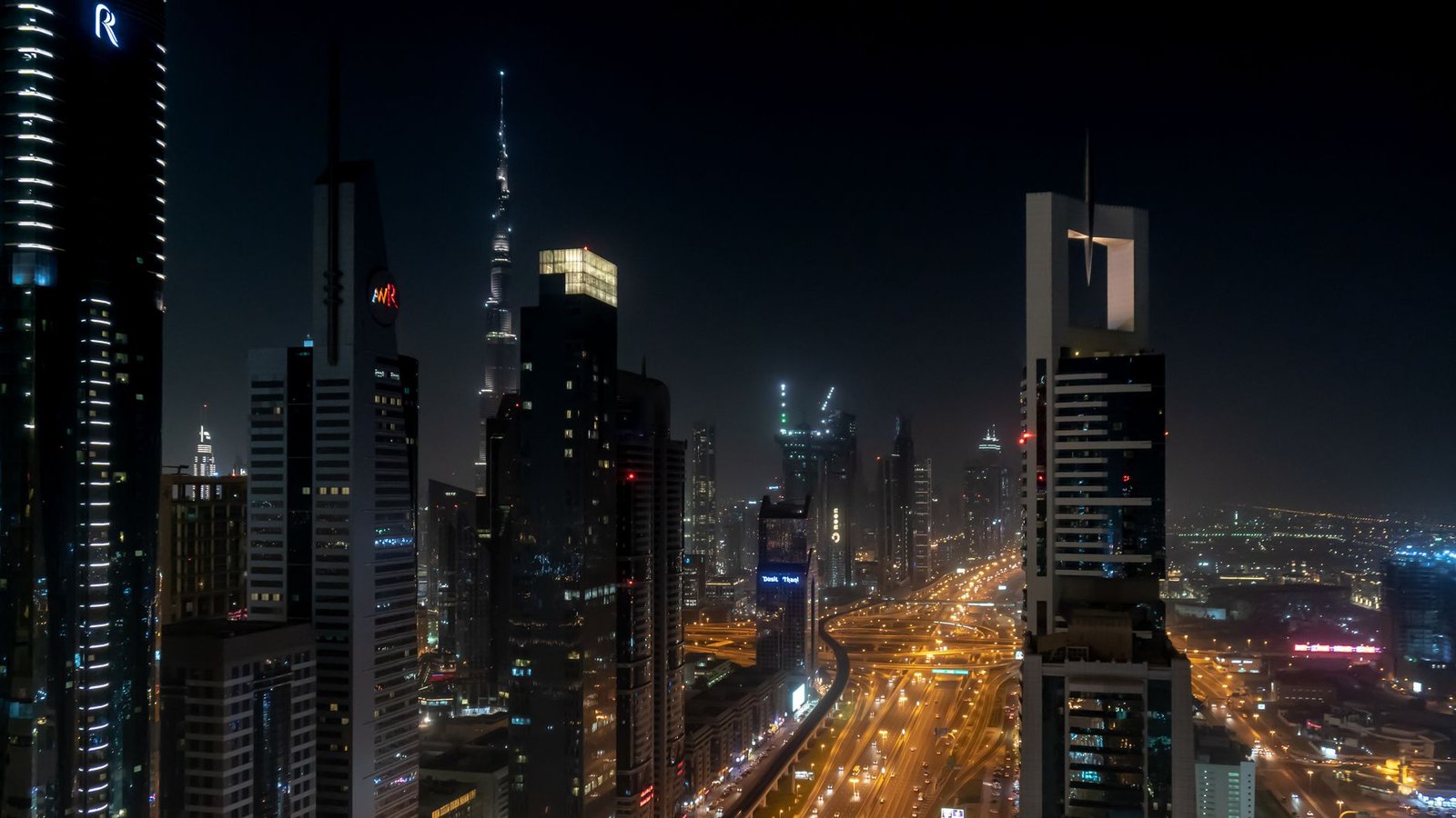 Downtown Dubai Chauffeur: The Smartest Way to Navigate the City's Most Iconic Address