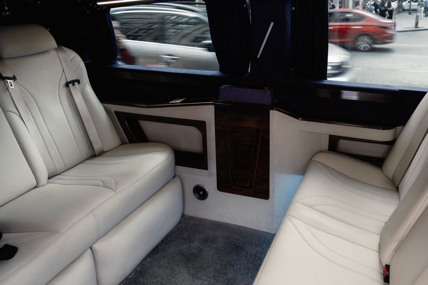 What To Expect From A VIP Chauffeur Service In The UAE